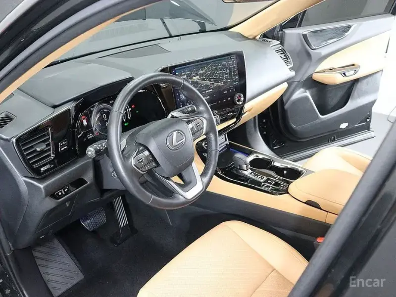 2025 Lexus NX с пробегом 28 062 км