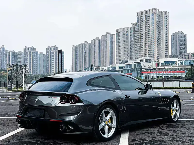 2017 Ferrari GTC4Lusso с пробегом 16 000 км