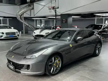 Ferrari GTC4Lusso