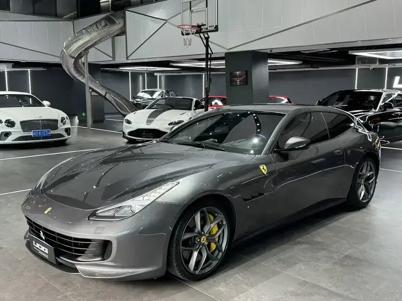 2017 Ferrari GTC4Lusso с пробегом 31 000 км