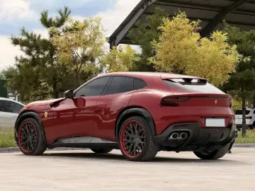 2023 Ferrari Purosangue с пробегом 16 000 км