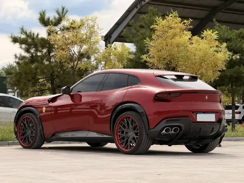 2023 Ferrari Purosangue с пробегом 16 000 км