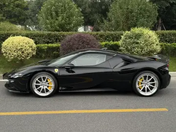2019 Ferrari SF90 с пробегом 10 700 км