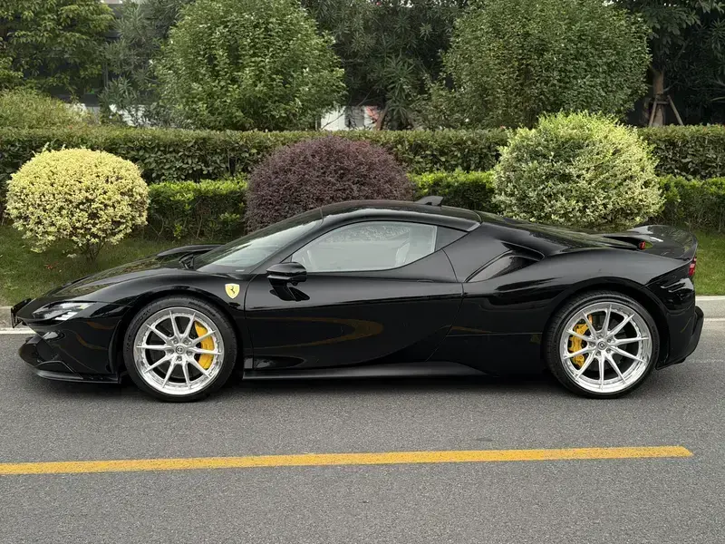 2019 Ferrari SF90 с пробегом 10 700 км