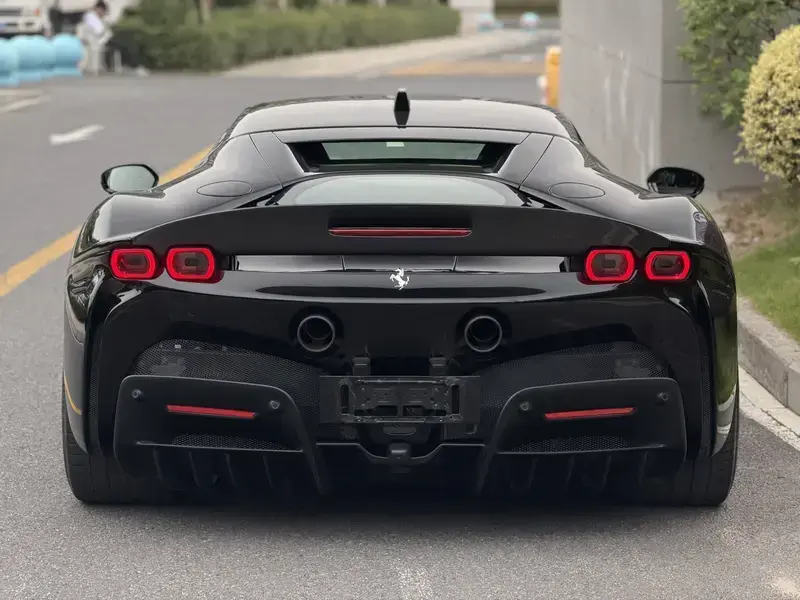 2019 Ferrari SF90 с пробегом 10 700 км