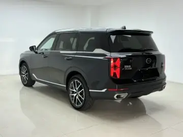 2025 GAC Trumpchi GS8 с пробегом 200 км