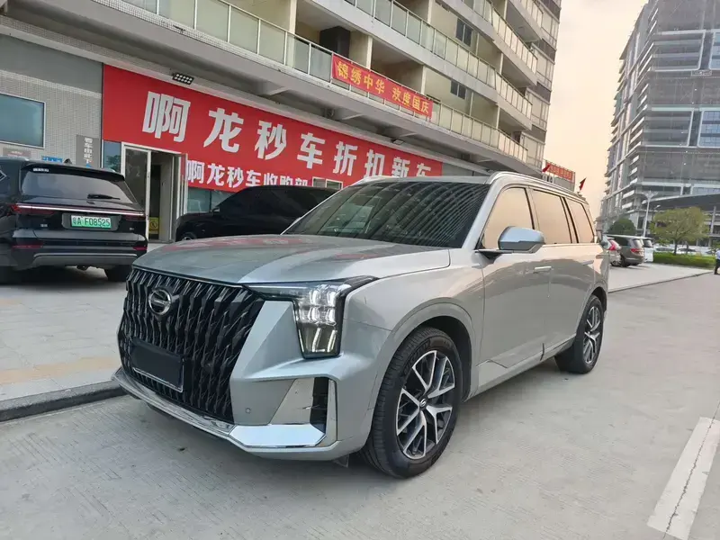 2022 GAC Trumpchi GS8 с пробегом 90 800 км