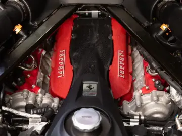 2020 Ferrari SF90 с пробегом 4 500 км