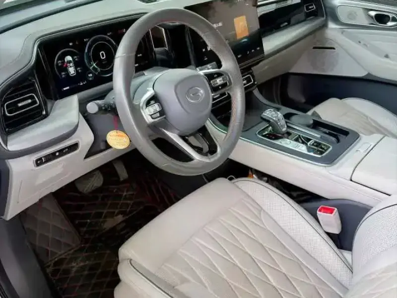 2022 GAC Trumpchi GS8 с пробегом 49 800 км