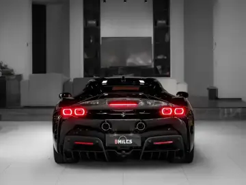 2021 Ferrari SF90 с пробегом 12 900 км