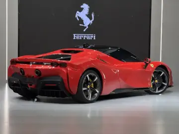 2019 Ferrari SF90 с пробегом 17 000 км