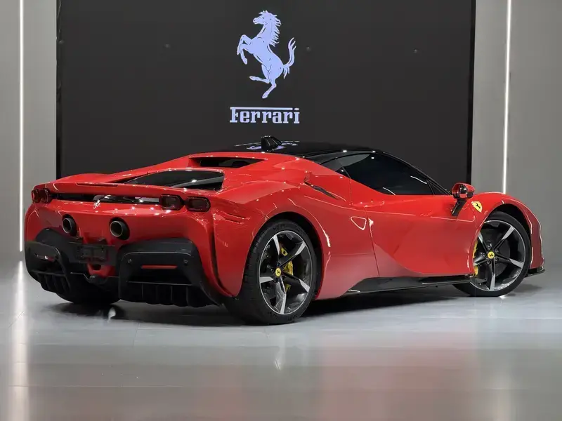 2019 Ferrari SF90 с пробегом 17 000 км