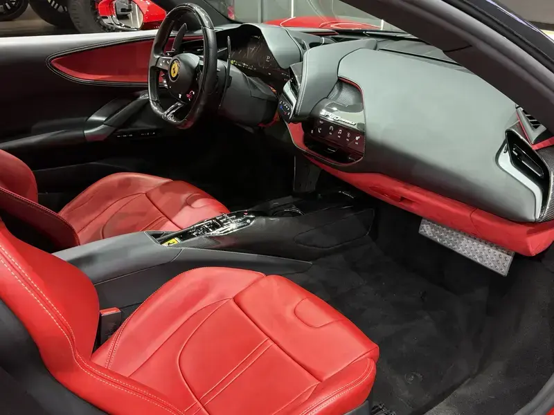2019 Ferrari SF90 с пробегом 17 000 км