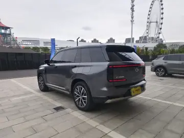 2025 GAC Trumpchi S7 с пробегом 13 000 км