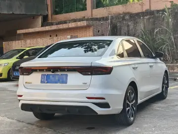 2025 Geely Emgrand с пробегом 2 900 км