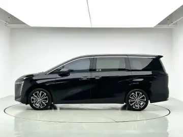 2024 GAC Trumpchi E8 с пробегом 29 700 км