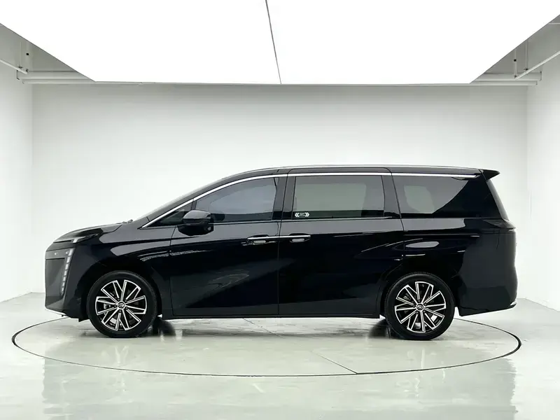 2024 GAC Trumpchi E8 с пробегом 29 700 км