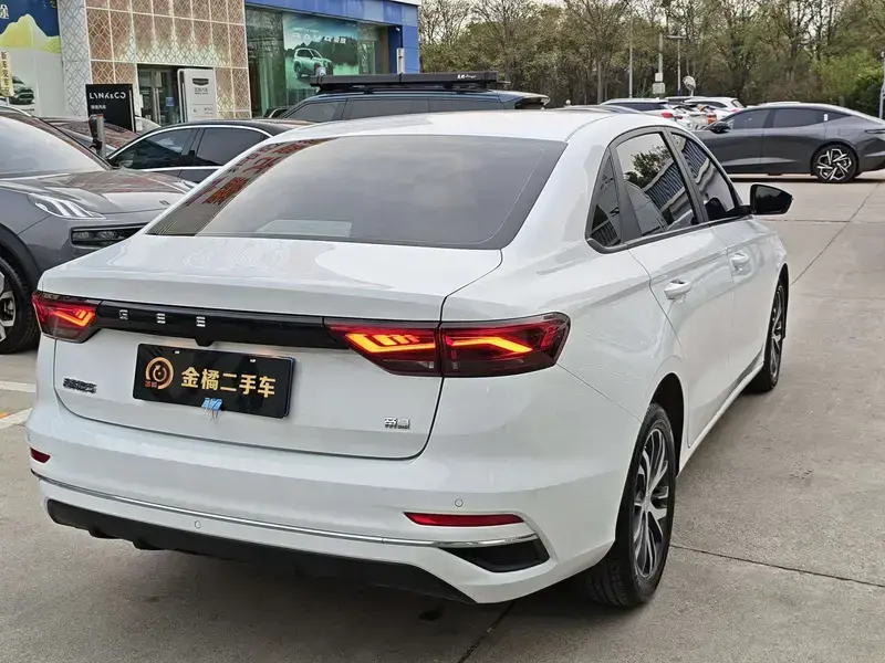 2025 Geely Emgrand с пробегом 70 000 км