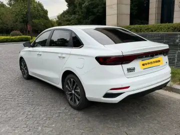 2025 Geely Emgrand с пробегом 17 200 км