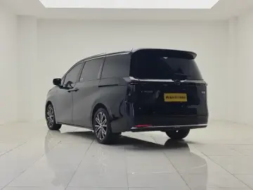 2024 GAC Trumpchi E8 с пробегом 33 200 км