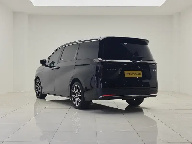 2024 GAC Trumpchi E8 с пробегом 33 200 км