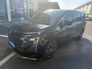 GAC Trumpchi E8
