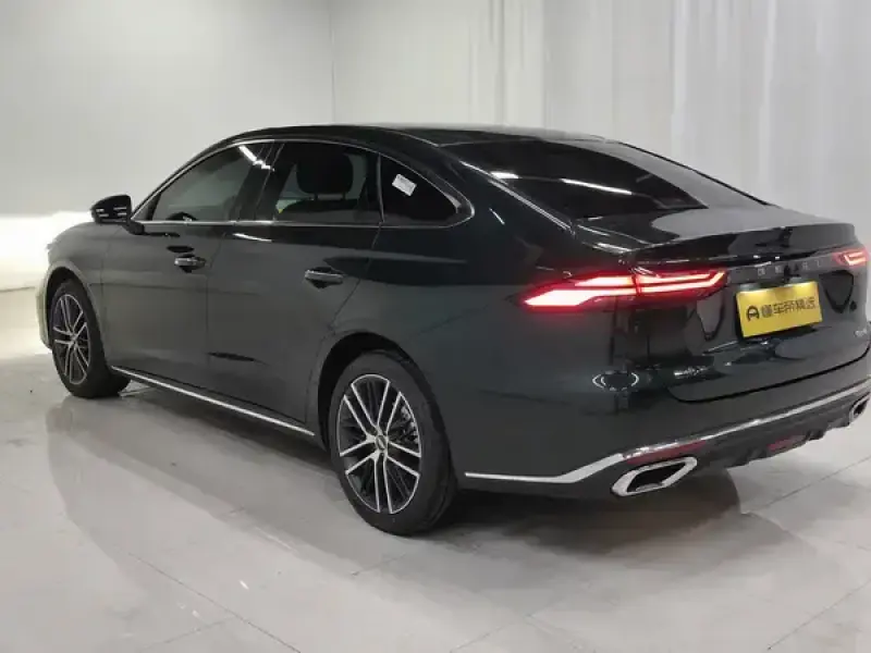2026 Geely Emgrand с пробегом 2 100 км