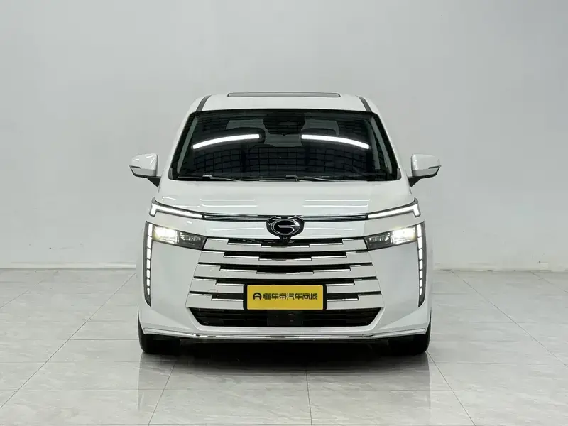 2024 GAC Trumpchi E8 с пробегом 21 800 км