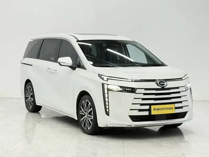 2024 GAC Trumpchi E8 с пробегом 21 800 км