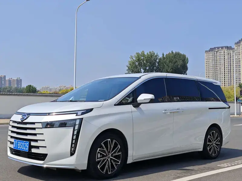 2024 GAC Trumpchi E8 с пробегом 15 000 км