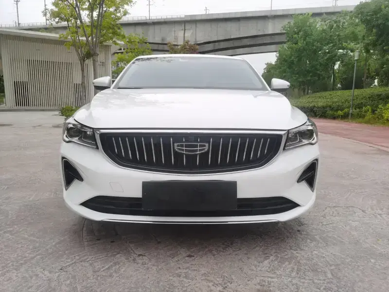2023 Geely Emgrand с пробегом 20 000 км