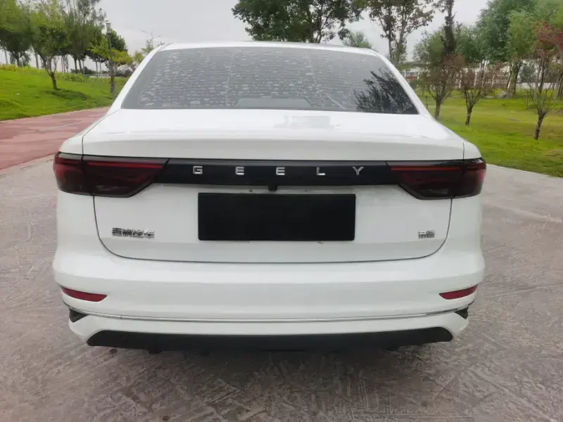 2023 Geely Emgrand с пробегом 20 000 км