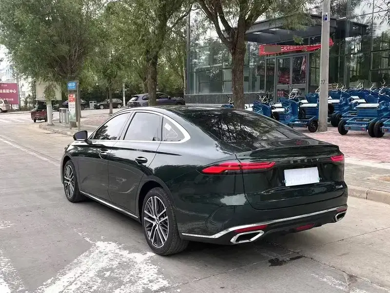 2026 Geely Emgrand с пробегом 10 000 км