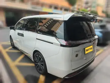 2024 GAC Trumpchi E8 с пробегом 7 400 км