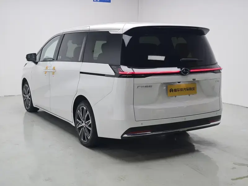 2024 GAC Trumpchi E8 с пробегом 18 700 км