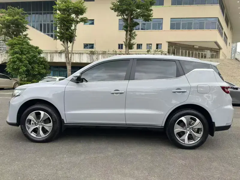 2024 Geely Haoyue Pro с пробегом 16 000 км
