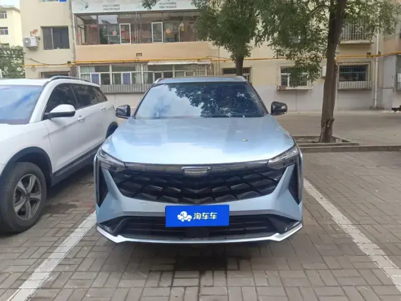 2023 Geely Atlas с пробегом 26 000 км