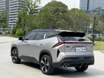 2026 Geely Atlas с пробегом 4 000 км