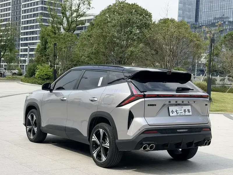2026 Geely Atlas с пробегом 4 000 км