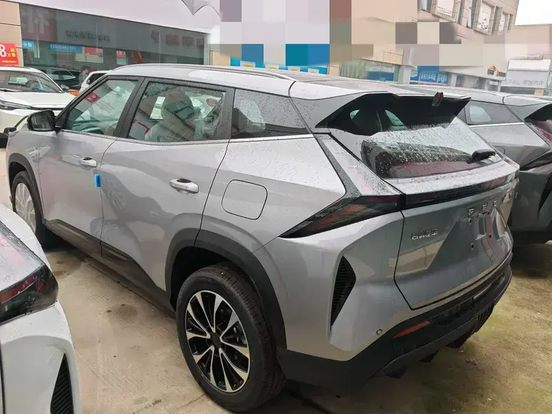 2026 Geely Atlas с пробегом 100 км