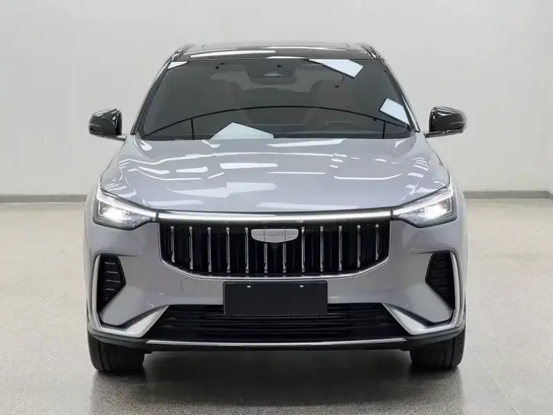 2026 Geely Atlas с пробегом 8 000 км