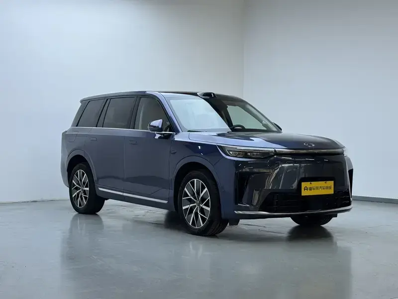2025 GAC Trumpchi S9 с пробегом 12 000 км