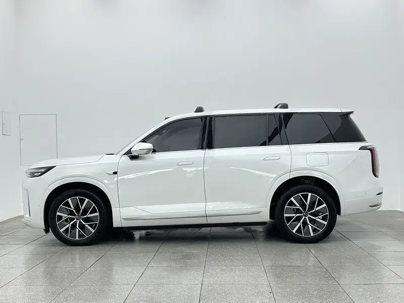 2025 GAC Trumpchi S9 с пробегом 6 000 км