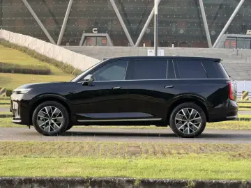 2025 GAC Trumpchi S9 с пробегом 16 000 км