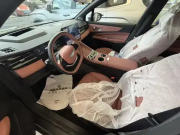2026 Geely Boyue REV с пробегом 100 км