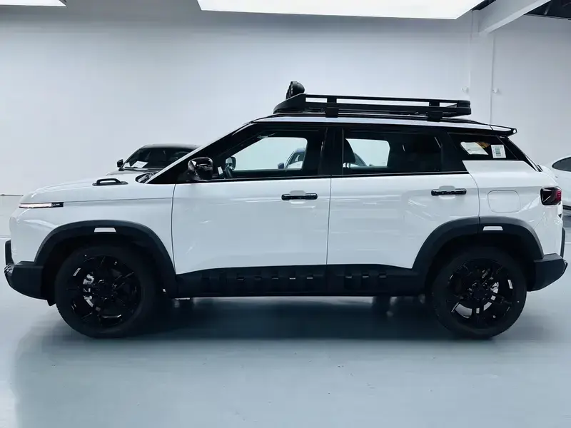 2025 Geely Cowboy с пробегом 100 км