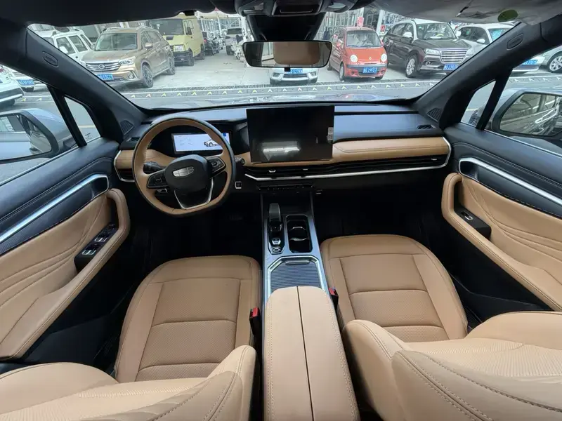 2026 Geely Haoyue L с пробегом 1 000 км