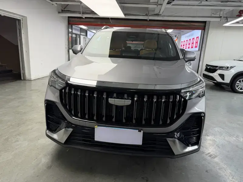 2025 Geely Haoyue L с пробегом 1 500 км