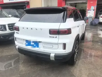 2023 Geely Icon с пробегом 35 000 км