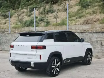 2023 Geely Icon с пробегом 46 000 км